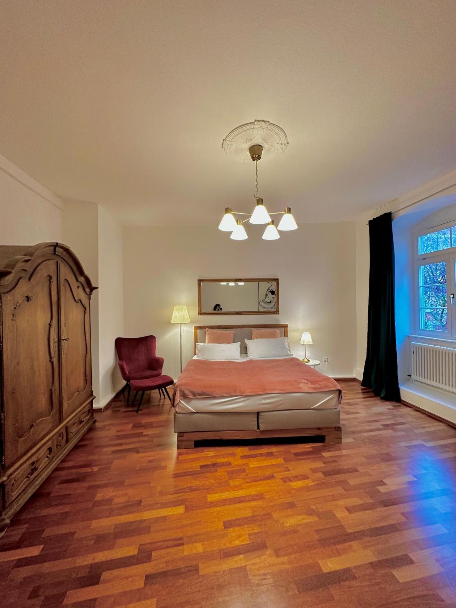 Hirsch Appartements Баден-Баден Экстерьер фото