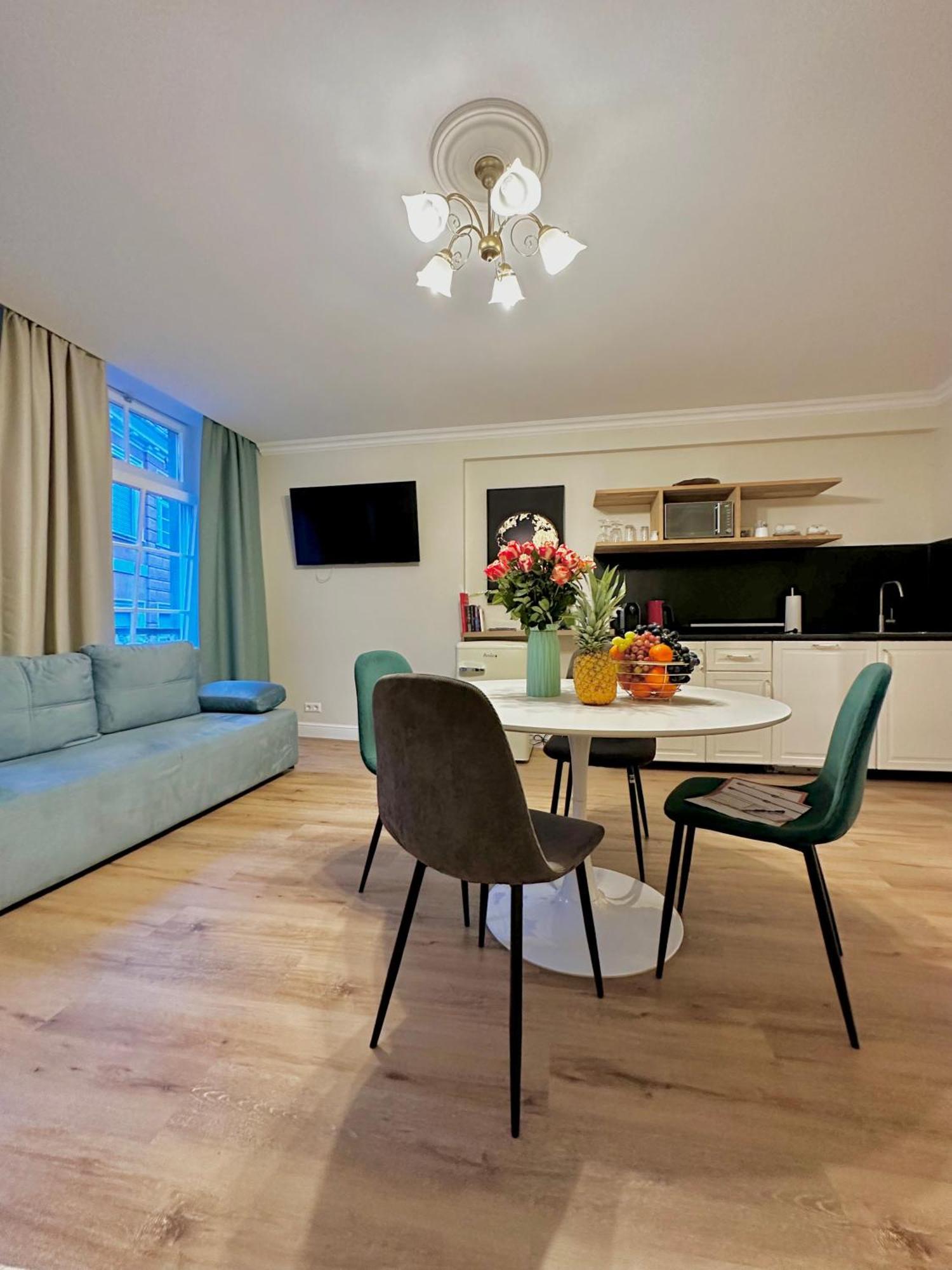 Hirsch Appartements Баден-Баден Экстерьер фото